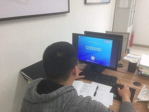 運(yùn)行部組織參加“夏季鳥(niǎo)擊防范與綜合治理線(xiàn)上培訓(xùn)” (2).jpg