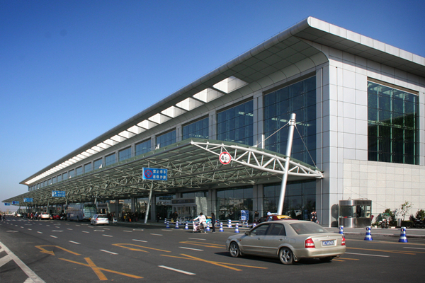 1594526031687044741.jpg 2008年11月7日,新航站樓投入使用.jpg
